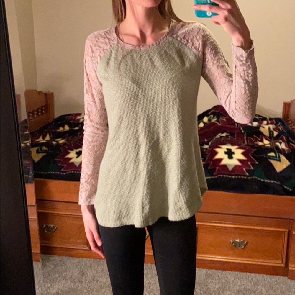 Delicate & gorgeous Mystree lace crochet sweater